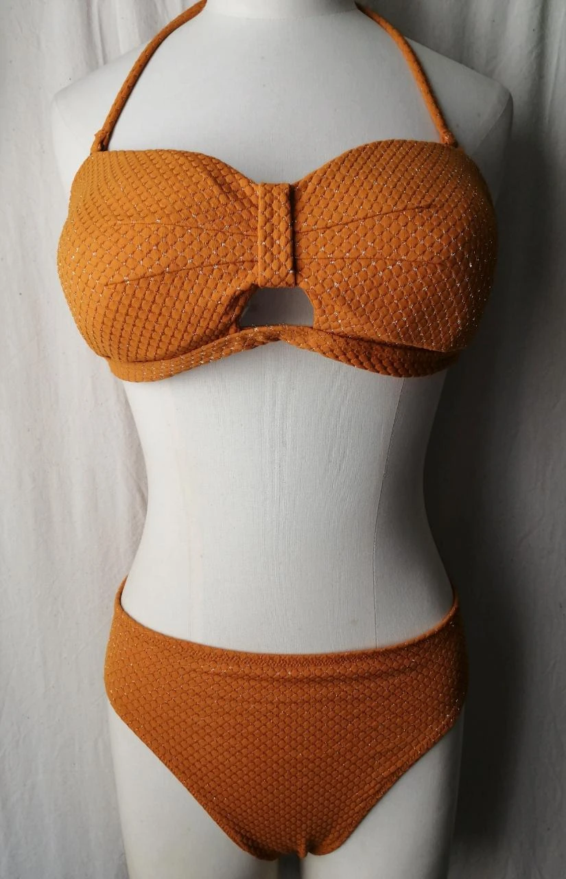 Bikini de 2 piezas: Top de banda/ braguita texturizada mostaza y dorado "Etam" – photo 3